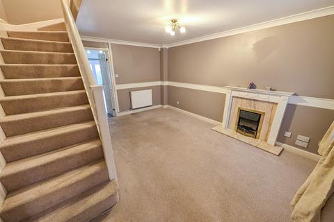 2 bedroom semi-detached house to rent, Strathern Drive, Bilston