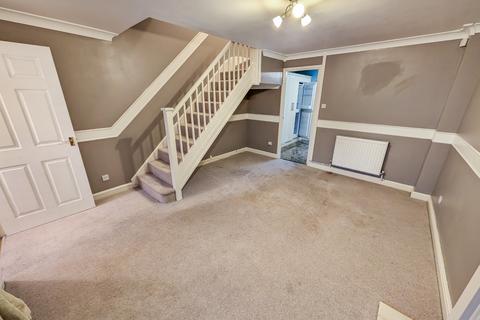 2 bedroom semi-detached house to rent, Strathern Drive, Bilston