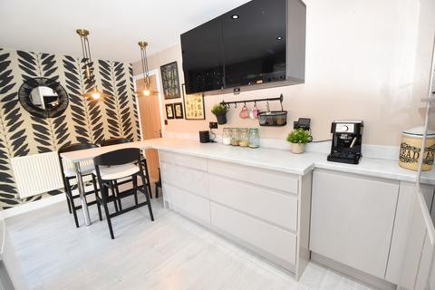 3 bedroom end of terrace house for sale, Edenhall Drive, Flixton, M41