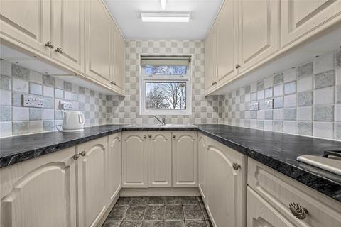 3 bedroom end of terrace house for sale, Semper Close, Woking GU21