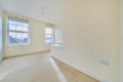 2 bedroom flat for sale, Stoke Road, Hampshire PO12