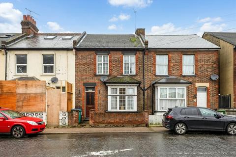 Flat to rent, Vicarage Road, Watford WD18