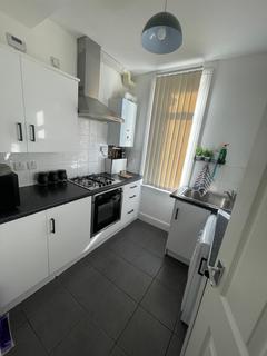 3 bedroom flat to rent, Haslemere Road, Ilford, Essex, IG3