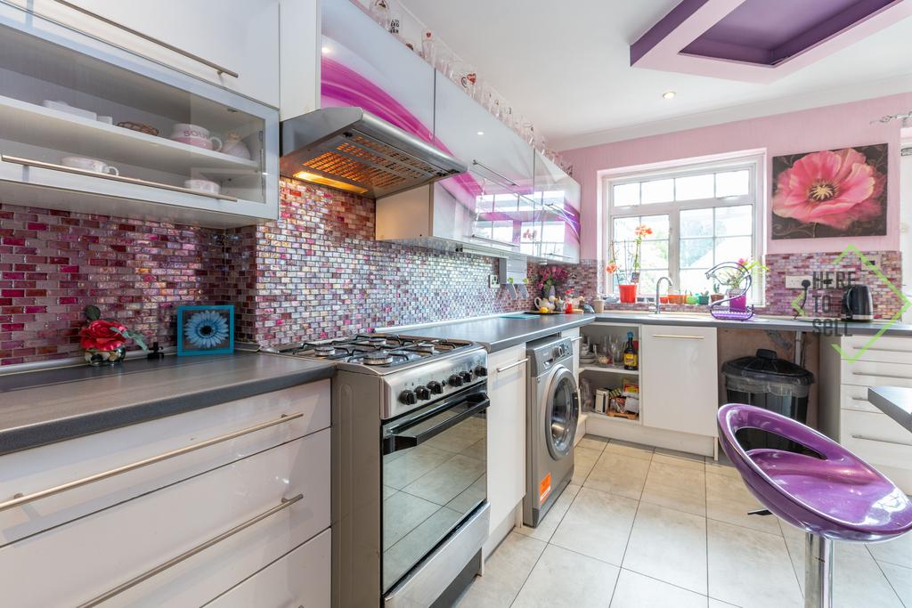 31 seaforth drive EN88 BT-17