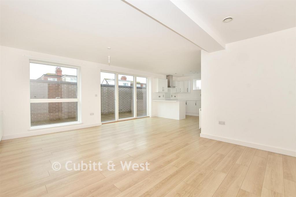 Lounge/ Kitchen