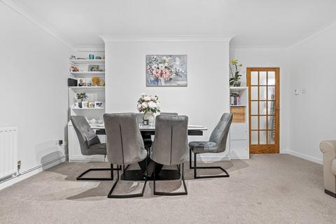 2 bedroom apartment for sale, Wyatt Road, Staines-upon-Thames, TW18