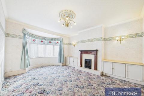 3 bedroom end of terrace house for sale, Roundhay Road, Bridlington