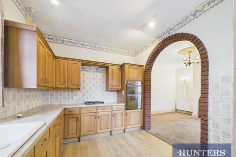 3 bedroom end of terrace house for sale, Roundhay Road, Bridlington