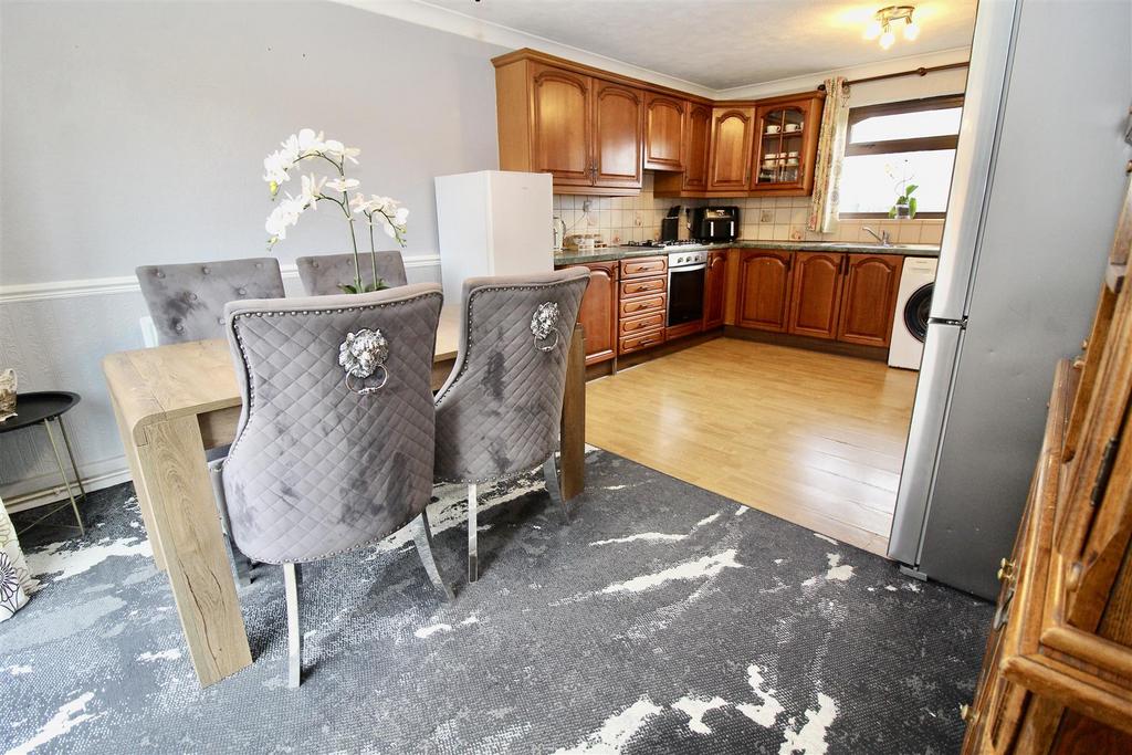 Dual Aspect Kitchen/Dining Room