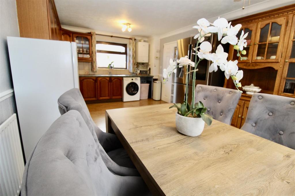 Dual Aspect Kitchen/Dining Room