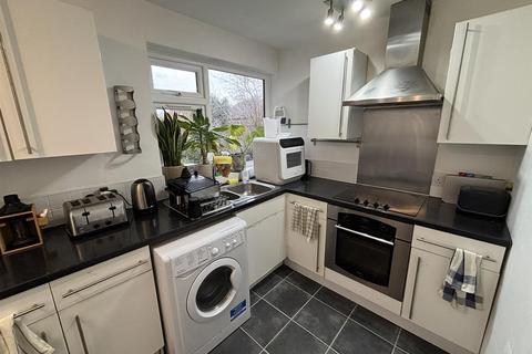1 bedroom apartment to rent, Tintern Court, Tintern Avenue, Manchester