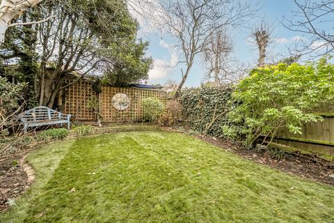 2 bedroom flat for sale, Holmdene Avenue, Herne Hill, London, SE24