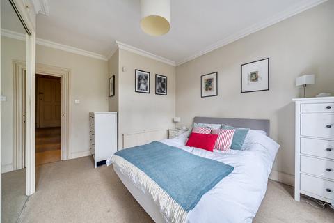 2 bedroom flat for sale, Holmdene Avenue, Herne Hill, London, SE24