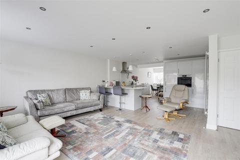 undefined, Elm Tree Avenue, Nottingham NG2