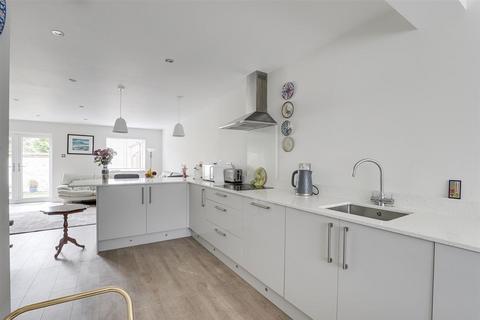 undefined, Elm Tree Avenue, Nottingham NG2