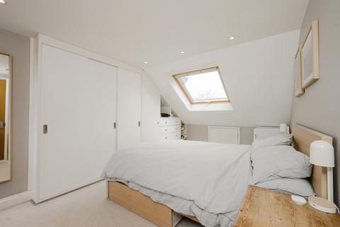 3 bedroom maisonette for sale, Goodenough Road, London SW19