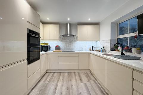 3 bedroom detached house for sale, The Saffrons, Burgess Hill