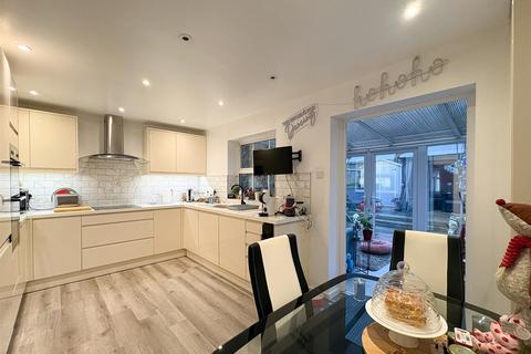 3 bedroom detached house for sale, The Saffrons, Burgess Hill