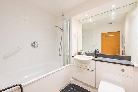 1 bedroom flat to rent, Adriatic Apartments, E16, Royal Docks, London, E16
