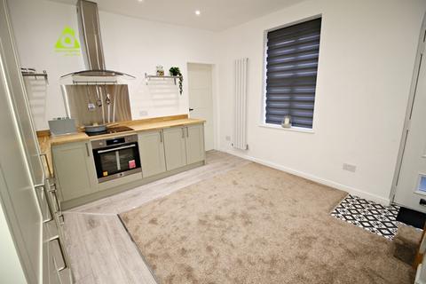 3 bedroom end of terrace house for sale, Sterratt Street, Bolton, BL1 4RY