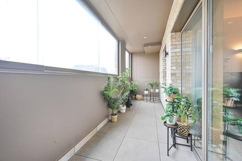 3 bedroom flat to rent, Madeleine Court, North Acton, Acton, W3