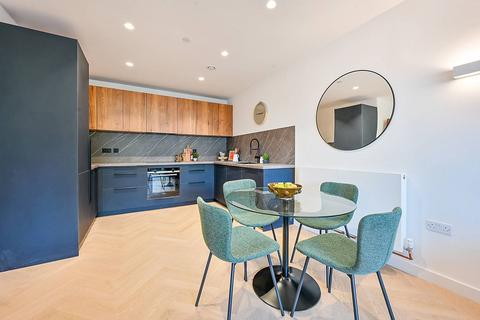 3 bedroom flat to rent, Madeleine Court, North Acton, Acton, W3