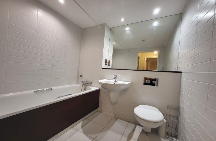 139 echo building family bathroom .jpg