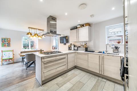 5 bedroom detached house for sale, Truesdales, Ickenham, Uxbridge
