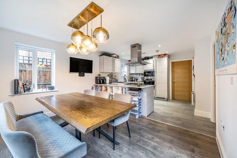5 bedroom detached house for sale, Truesdales, Ickenham, Uxbridge