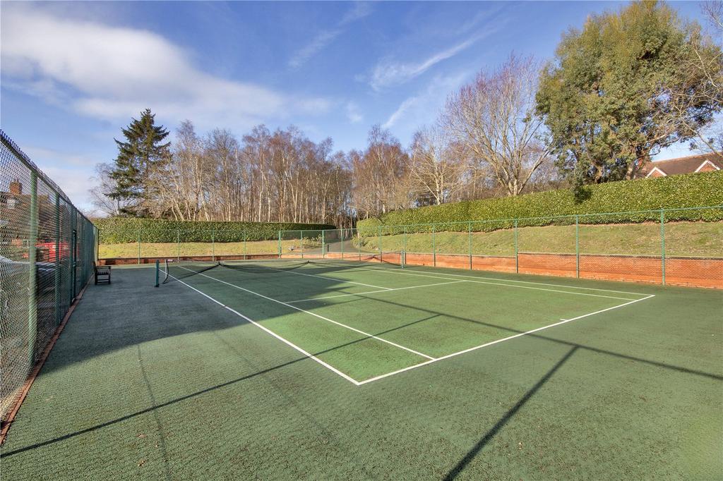 Communal Tennis Crt