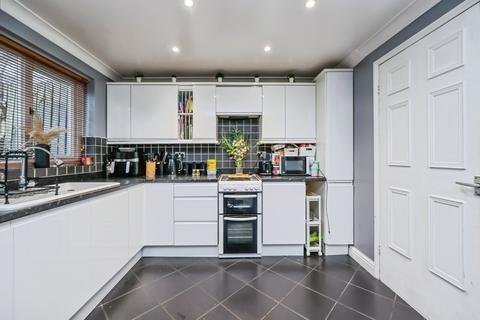 3 bedroom terraced house for sale, Hillgrove Gardens, Nottingham, NG5