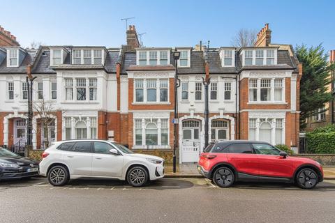 4 bedroom flat to rent, Glenilla Road, Hampstead, London, NW3