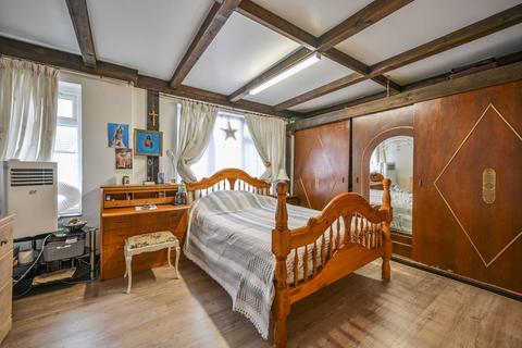 3 bedroom terraced house for sale, Chadwin Road, Plaistow, London, E13