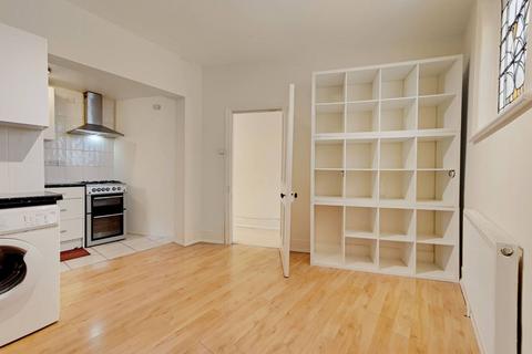 undefined, Hendon Lane, Finchley, London, N3