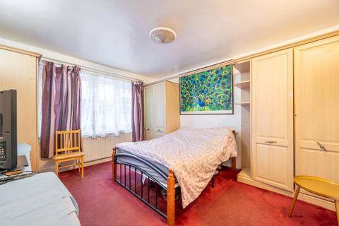 3 bedroom end of terrace house for sale, Tokyngton Avenue, Wembley, HA9