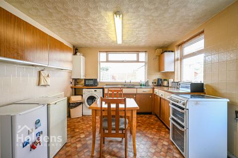3 bedroom semi-detached house for sale, Brownedge Road, Lostock Hall, PR5