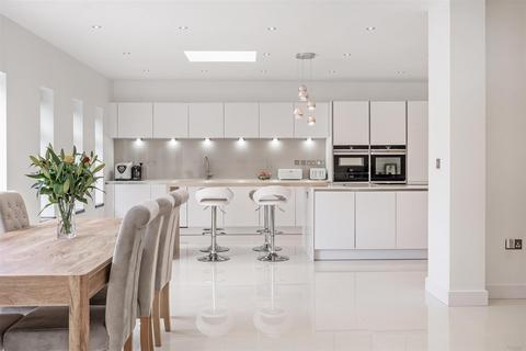 undefined, Silhill Hall Road, Solihull, B91