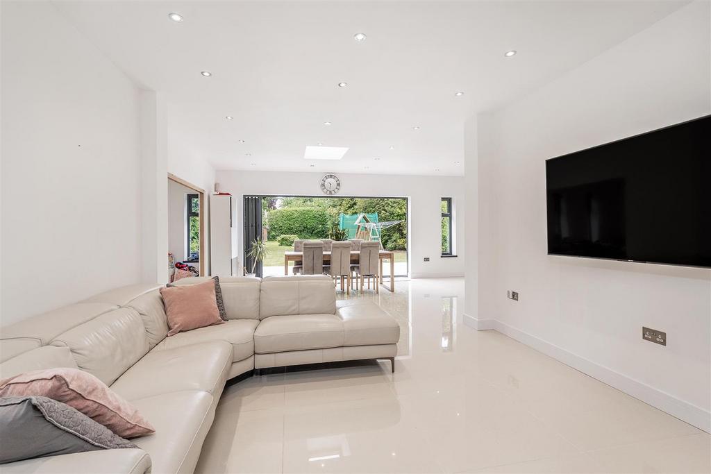 60 Sillhill Hall Road-25 lo.jpg