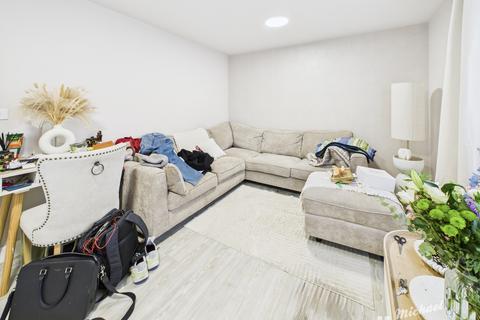 undefined, Leighton Buzzard LU7