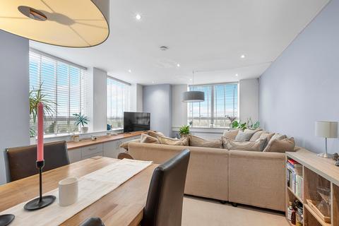 2 bedroom apartment for sale, Wellington Close, Walton-on-Thames, KT12
