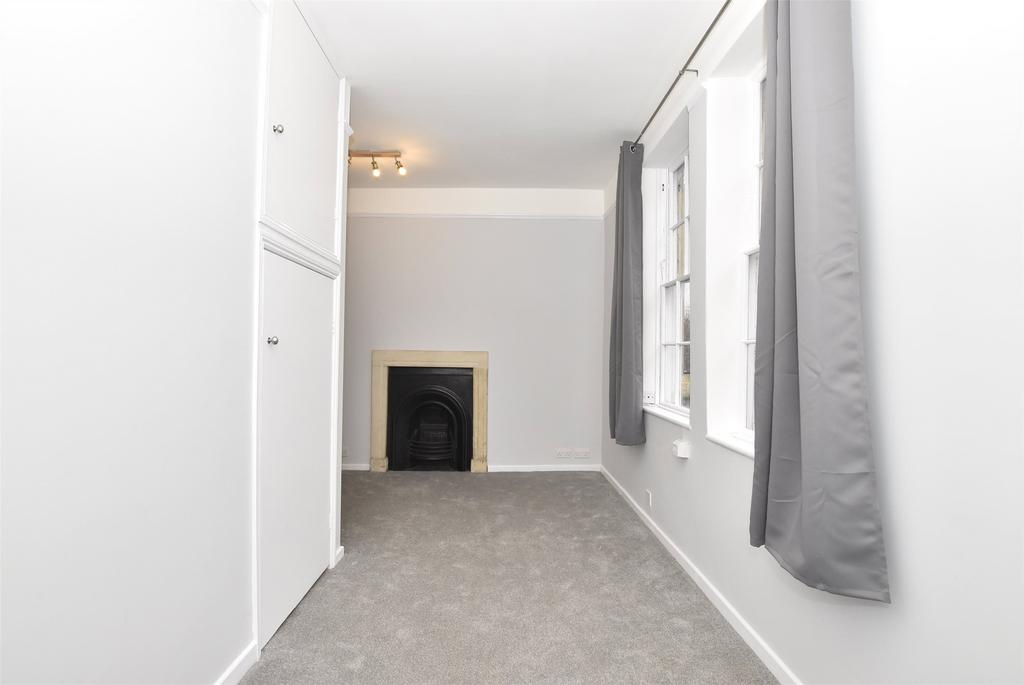 Living Room/Bedroom