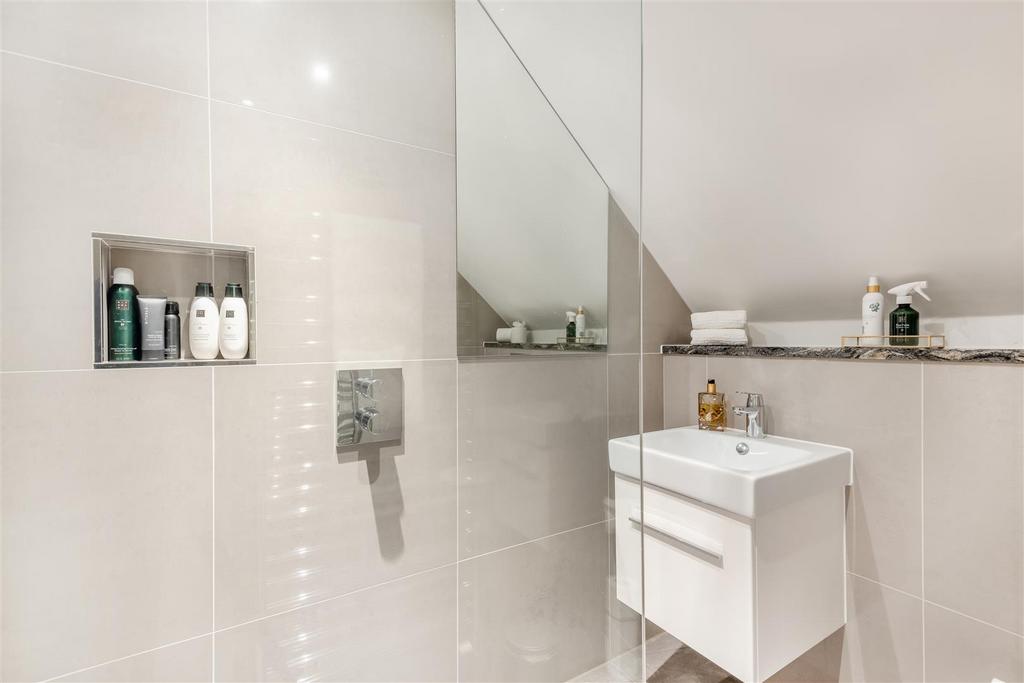 8676783-interior24.jpg