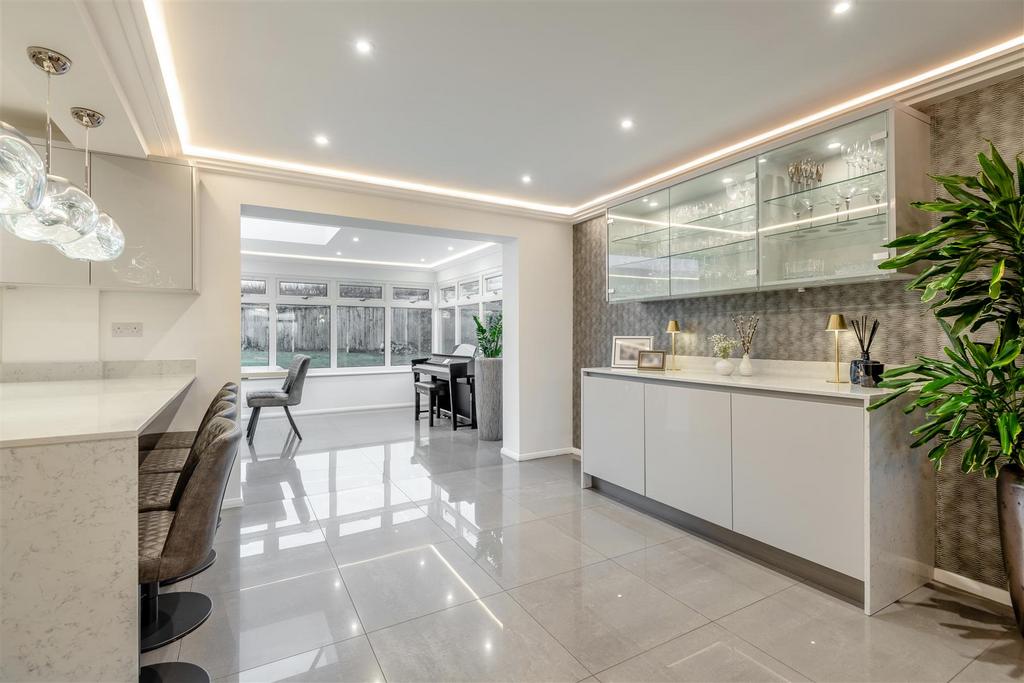 8676783-interior15.jpg