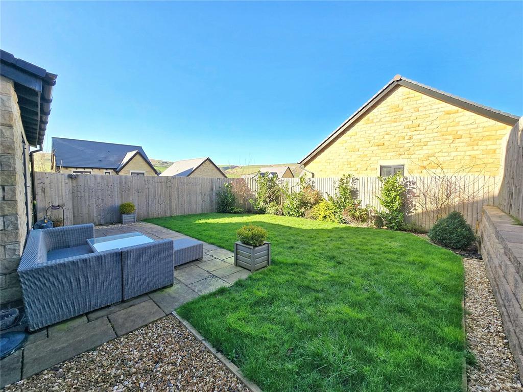 Patio & Lawn Gardens