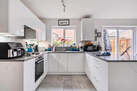 3 bedroom detached house for sale, Selions Close, Chippenham