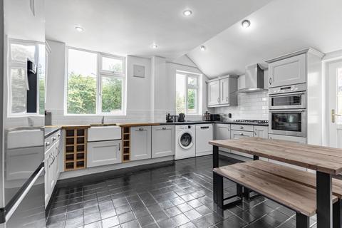 undefined, College Road, Isleworth TW7