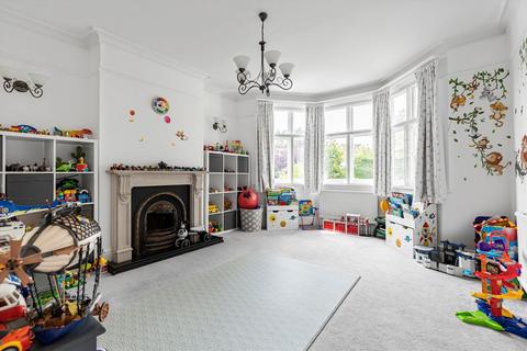 undefined, College Road, Isleworth TW7