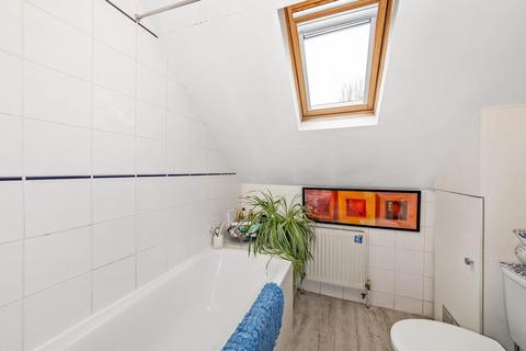 2 bedroom flat for sale, Pepys Road, Telegraph Hill, London, SE14