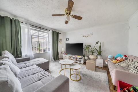 undefined, Appledore, Bracknell, Berkshire