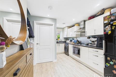 undefined, Mill Mead, Basingstoke RG25